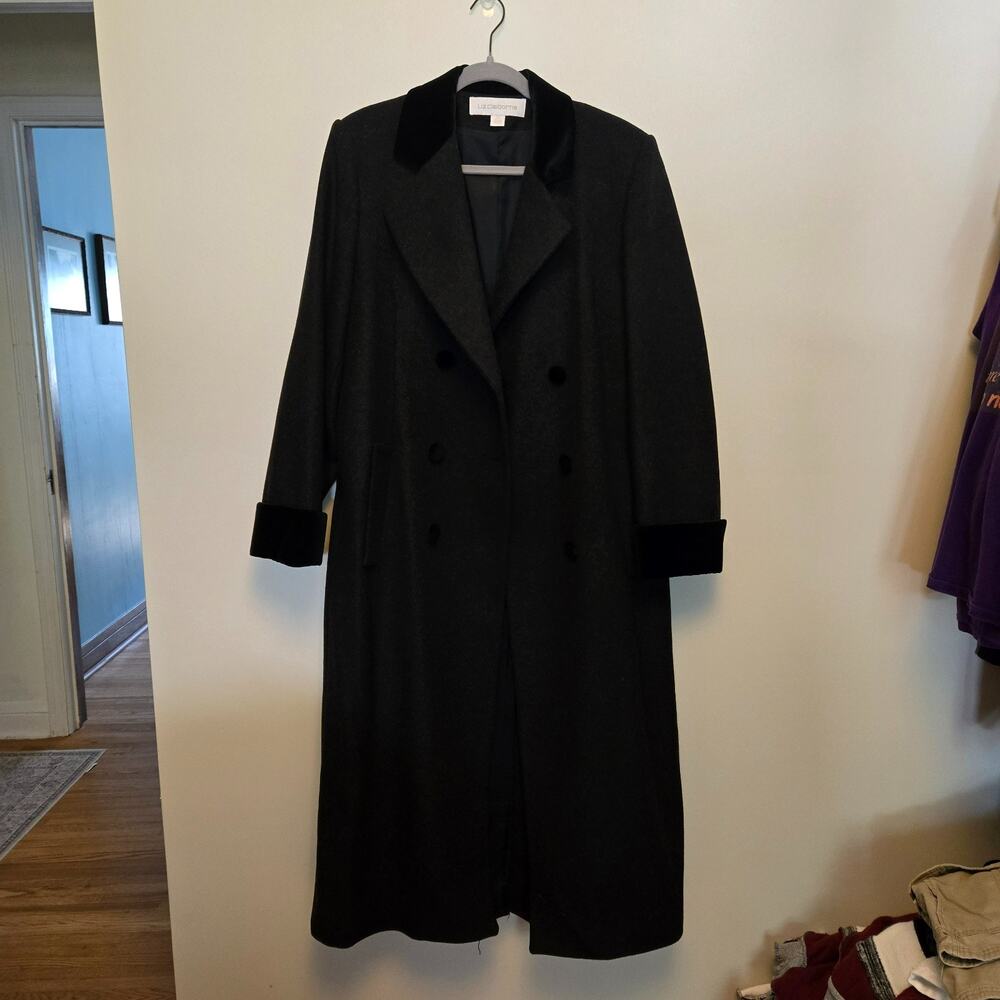 Liz Claiborne Wool Chesterfield Coat Black size 12 with Velvet Collar & Cuffs